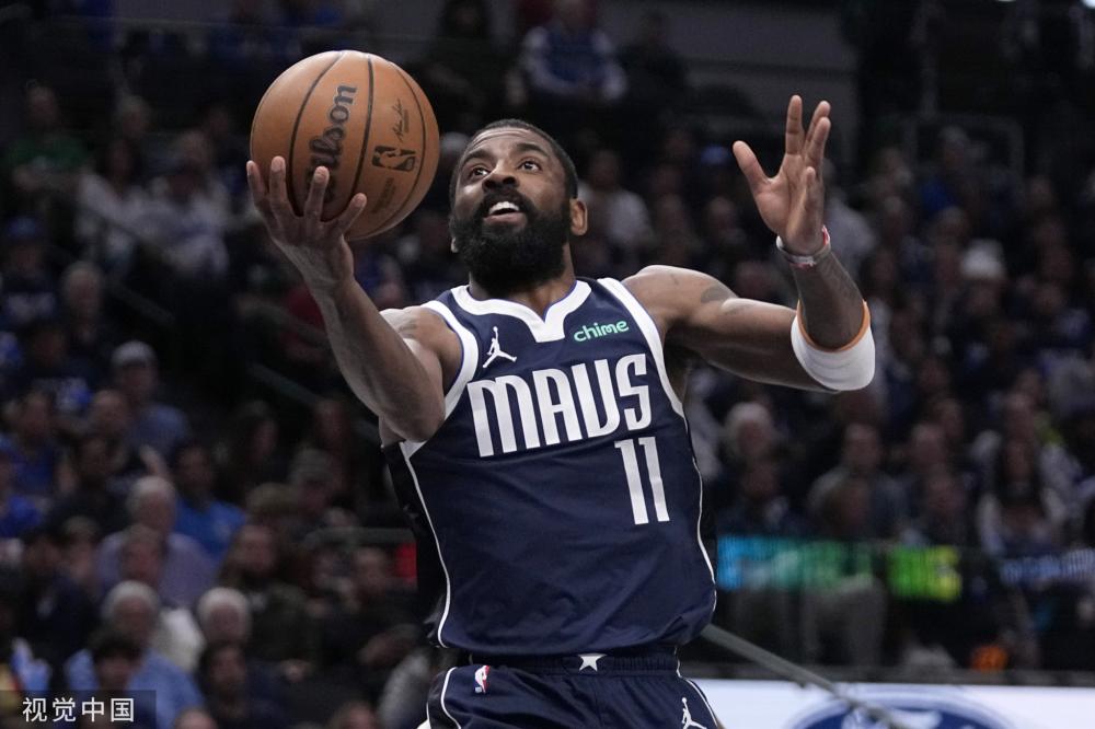 足球场上 足球场上