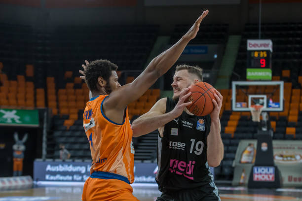 主场优势一 主场优势一